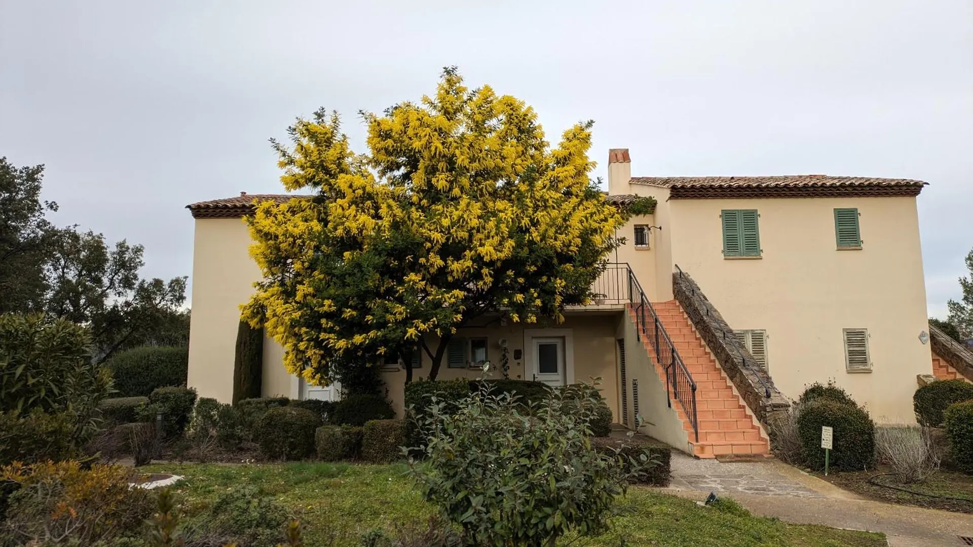 Joli F2 Saint Endreol HAMEAU PALAYSON Var La Motte France